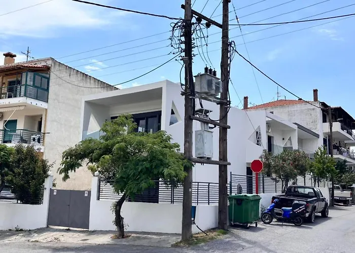 Ground-floor Néos Marmarás